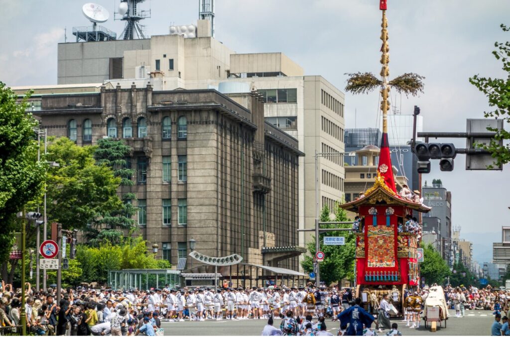 山鉾巡行